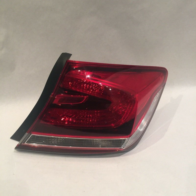 UH21CZTR0ZA5 HONDA CIVIC SEDAN RIGHT PASSENGER SIDE TAILLIGHT 2013 2014 2015 OEM