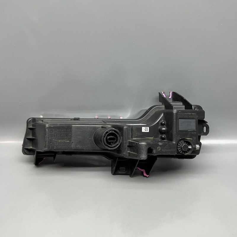 1077392-00-F TESLA MODEL 3 FOG LIGHT RIGHT PASSENGER 2017 2018 2019 2020 2021 2022 DAMAGED