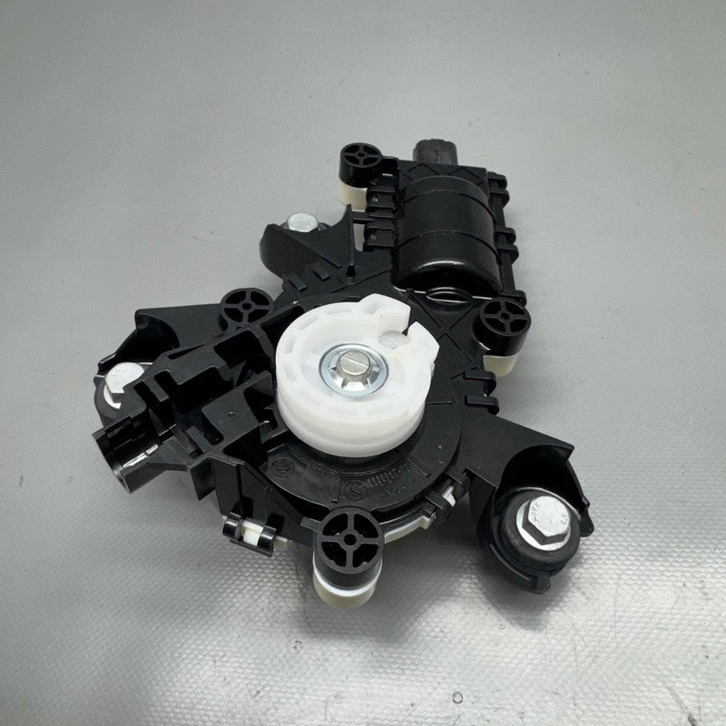 TESLA MODEL X LIFTGATE CINCHING ACTUATOR 2016 2017 2018 2019 2020 1034