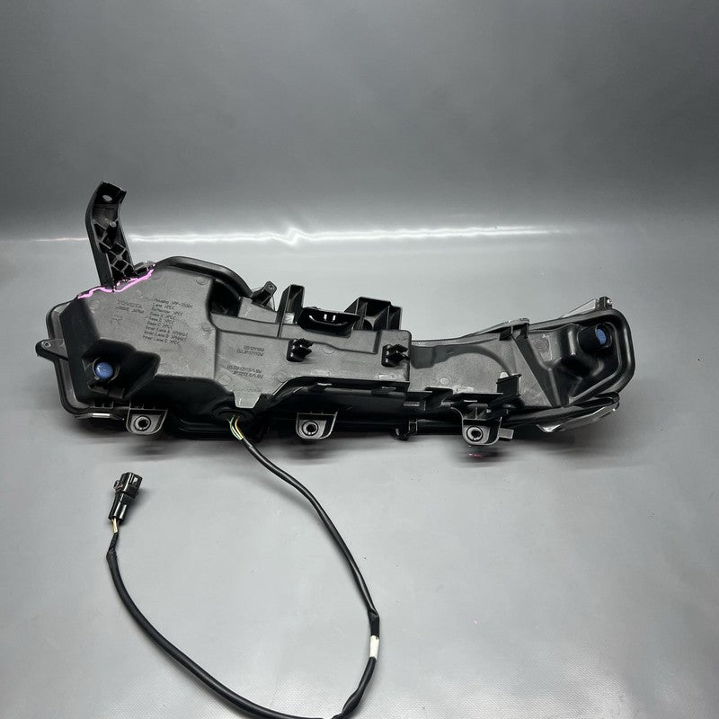 NX200 LEXUS NX200 RUNNING FOG LIGHT RIGHT PASSENGER 2016 2017 2018 2019 OEM 