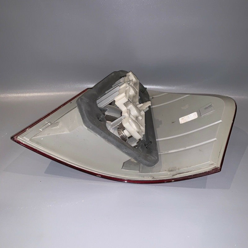 A1648200564 MERCEDES BENZ GL450 LEFT DRIVER SIDE TAIL LIGHT 2007 2008 2009 OEM