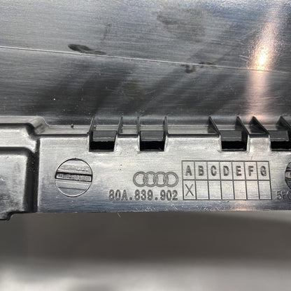 80A839902 AUDI Q5 DOOR TRIM APPLIQUE RIGHT 80A839902 2018 2019 2020 2021 OEM