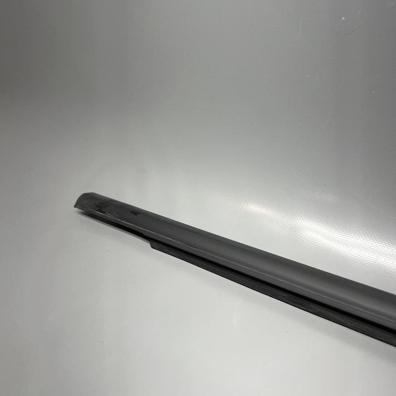 5GM837477B VOLKSWAGEN GOLF GTI DOOR WINDOW BELT LEFT FRONT 2015 16 17 18 2019 5GM837477B