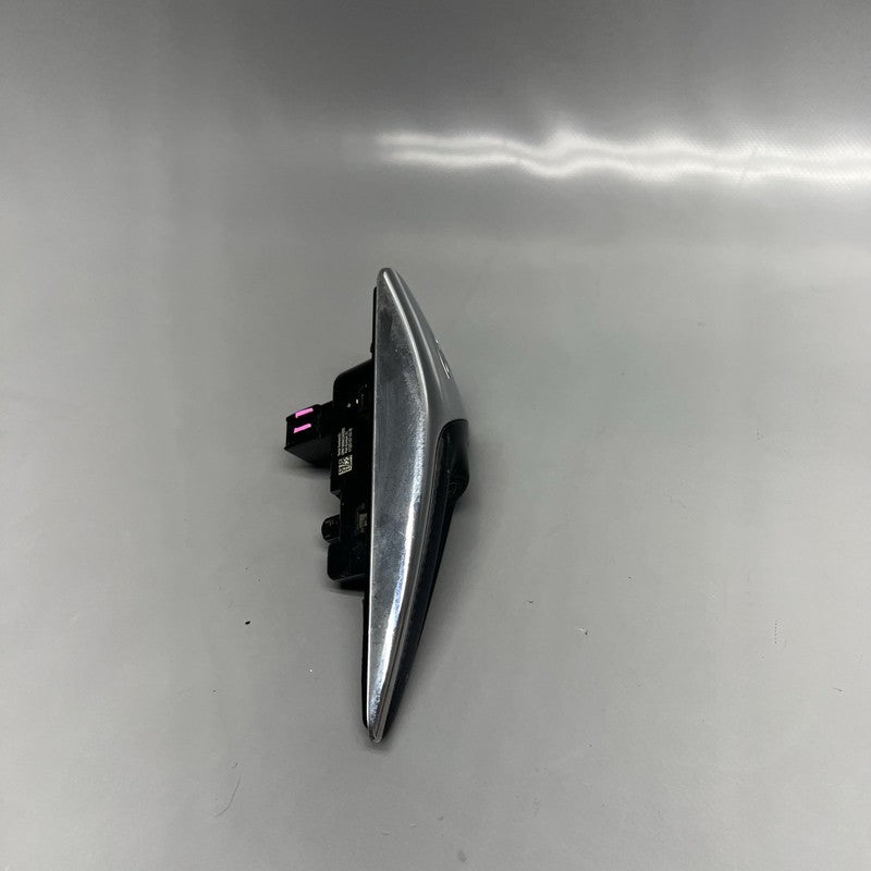 1125107-00-B TESLA MODEL 3 FENDER CAMERA MARKER RIGHT 2017 2018 2019 2020 2021 1125107-00-B