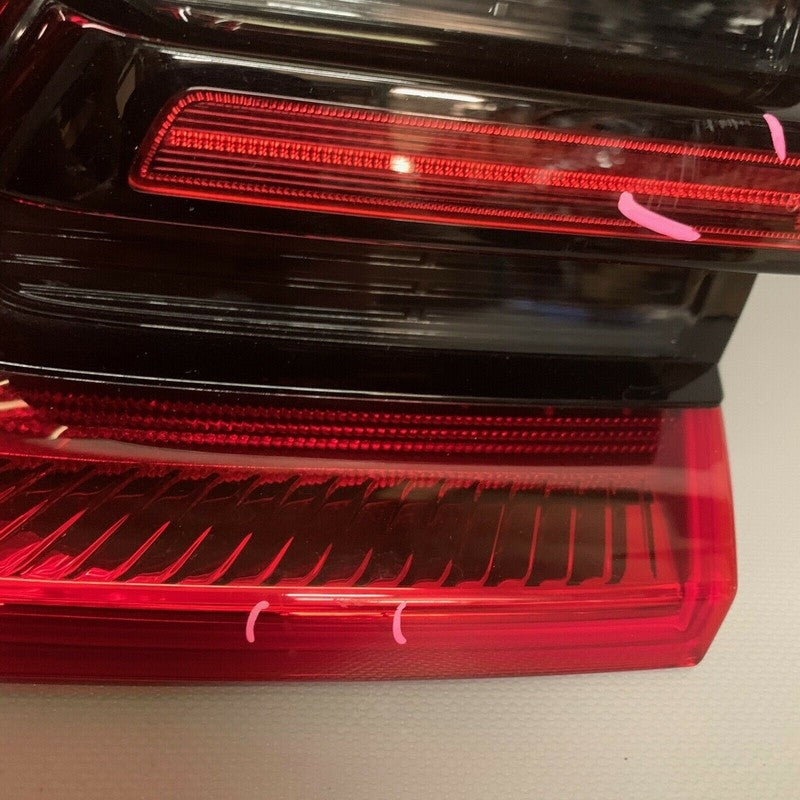95B945094 PORSCHE MACAN TAIL LIGHT RIGHT INNER 2015 2016 2017 2018 OEM 