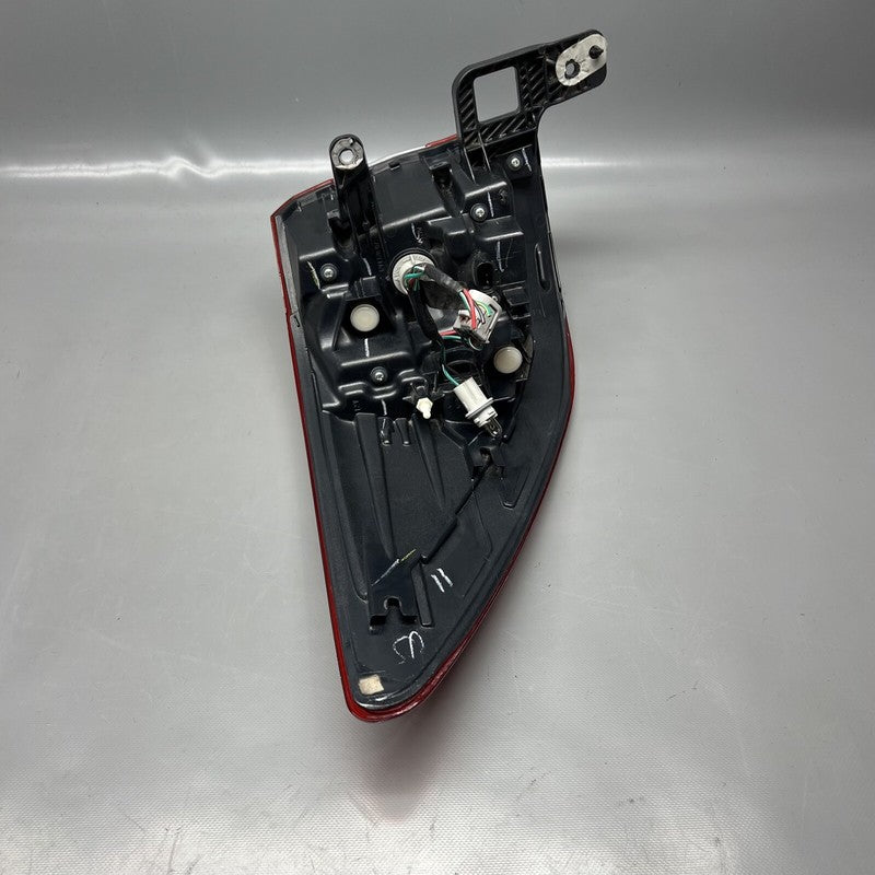 SUBARU OUTBACK TAIL LIGHT RIGHT PASSENGER 2015 2016 2017 2018 2019 OEM