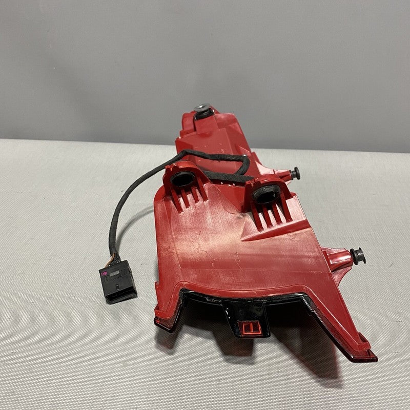 95B945095E PORSCHE MACAN TAIL LIGHT LEFT DRIVER 95B945095E 2015 2016 2017 LED OEM