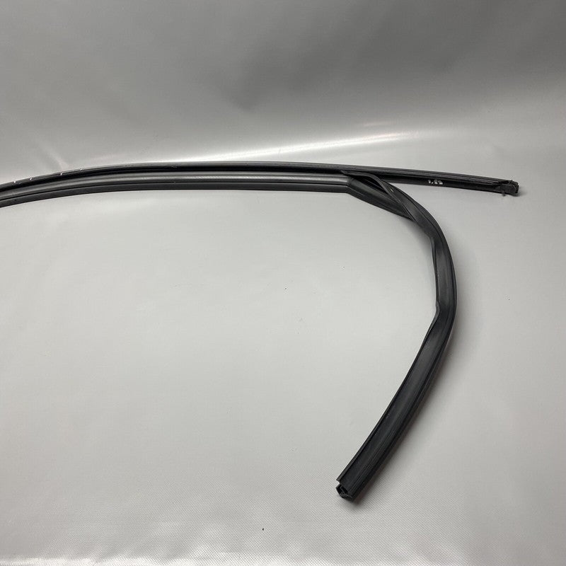 80A837432C AUDI Q5 WINDOW GUIDE RIGHT FRONT 80A837432C 2018 2019 2020 OEM