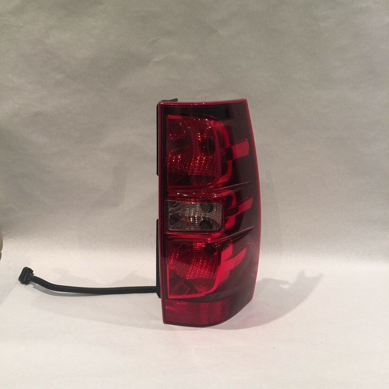CHEVY TAHOE TAIL LIGHT RIGHT SIDE 2007 2008 2009 2010 2011 2012 2013 2014 OEM