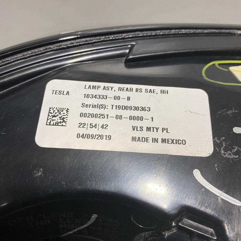 1034333-00-B TESLA MODEL X TAIL LIGHT RIGHT PASSENGER 1034333-00-B 2016 1017 2018 2019 2020