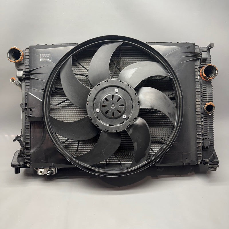 A2045003703 MERCEDES BENZ E350 E550 COOLANT RADIATOR 2010 2011 2012 2013 2014 2015 OEM