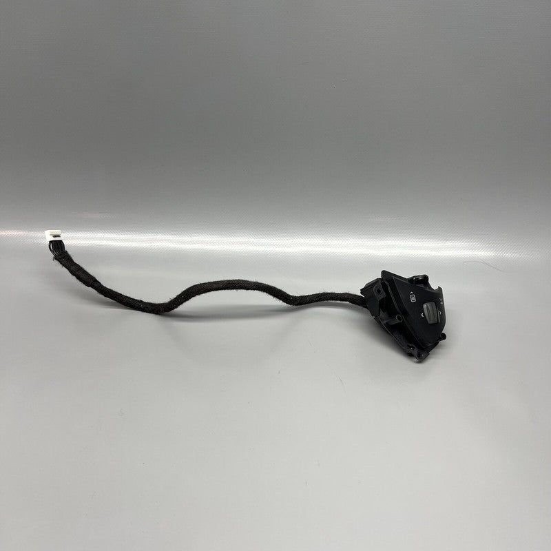 1013242-00-F TESLA MODEL S STEERING WHEEL SCROLL VICEE COMMAND RIGHT 2016 17 18 19 2020 OEM