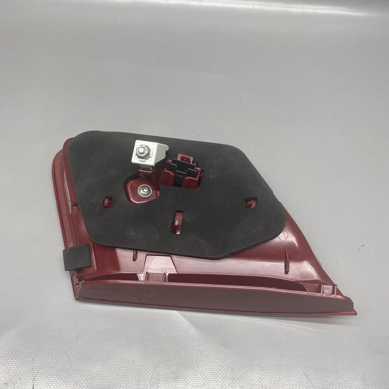 MERCEDES BENZ E350 TAIL LIGHT LEFT INNER A2129062757 2014 2015 2016 OE