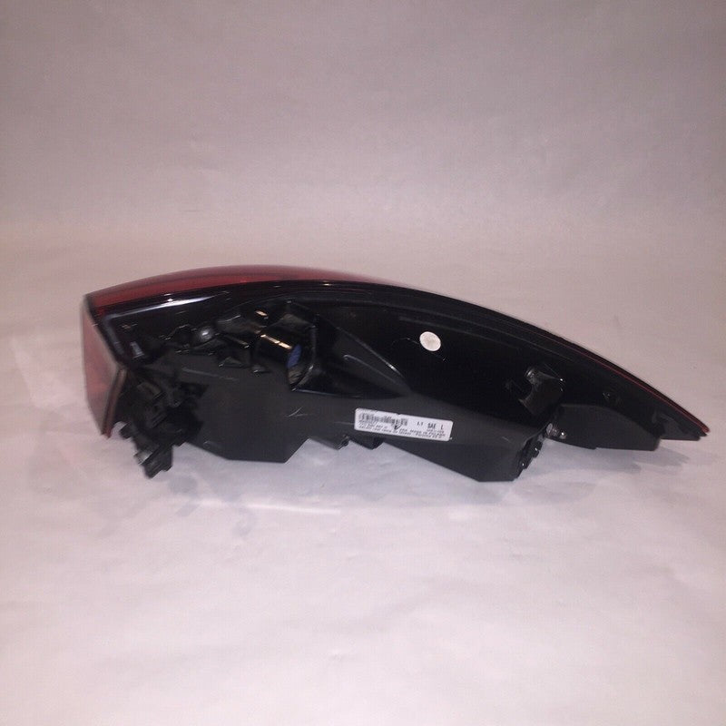 7P5945207H PORSCHE CAYENNE TAIL LIGHT LEFT DRIVER 7P5945207H 2015 2016 2017 LED OEM