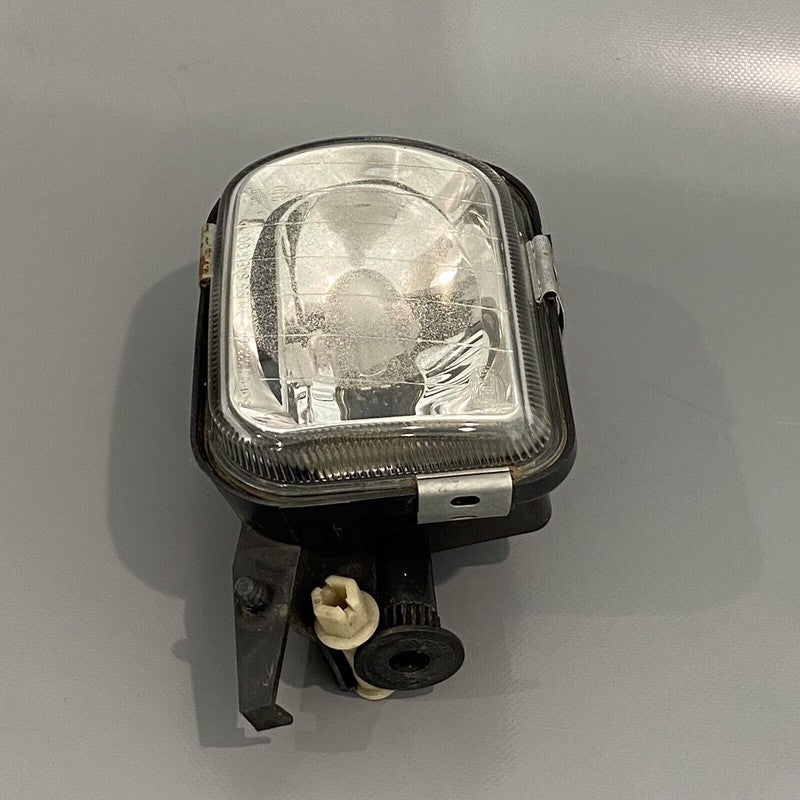 2038201156 MERCEDES BENZ CLK350 FOG LIGHT LEFT DRIVER 2038201156 2003 2004 2005 2006 OEM