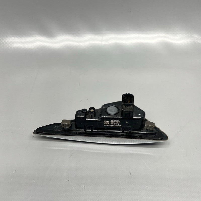TESLA MODEL 3 FENDER CAMERA MARKER RIGHT 2017 2018 2019 2020 2021 1125