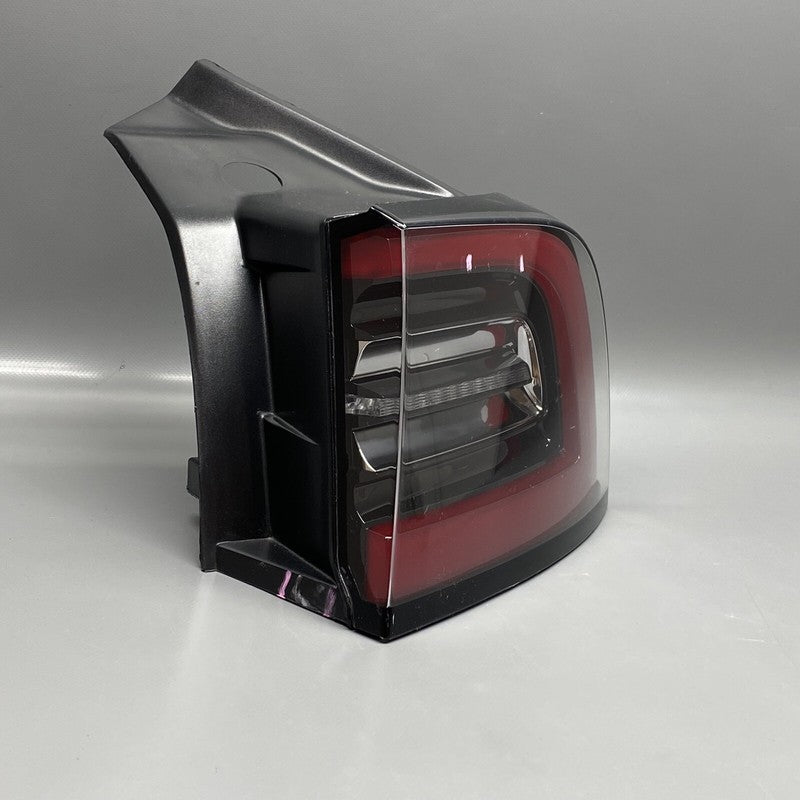 1077398-00-H TESLA MODEL 3 TAIL LIGHT RIGHT PASSENGER 1077398-00-H 2017 18 2019 2020 2021 OEM