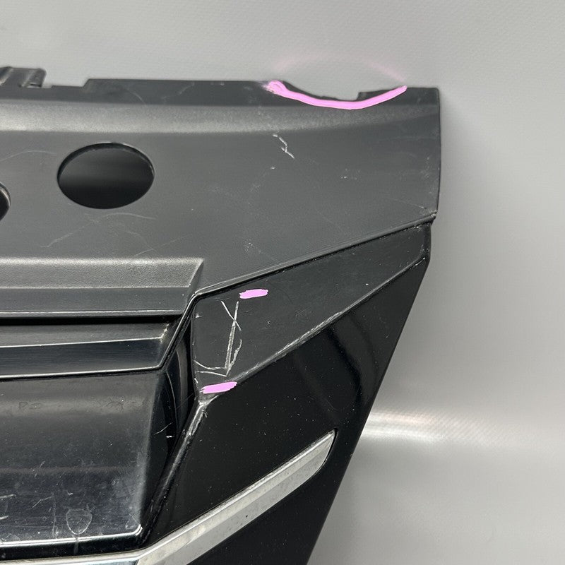 561853653A VOLKSWAGEN PASSAT GRILLE 2016 2017 2018 OEM 561853653A