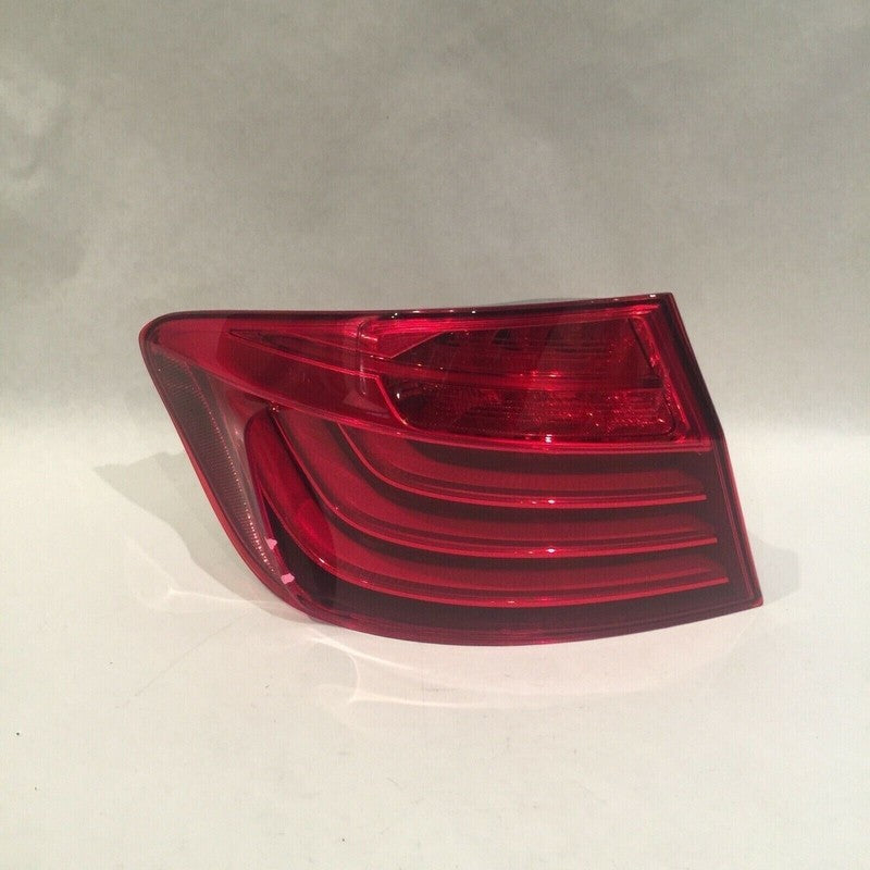 BMW 528 535 F10 TAIL LIGHT LEFT DRIVER SEDAN 2014 2015 2016 OEM