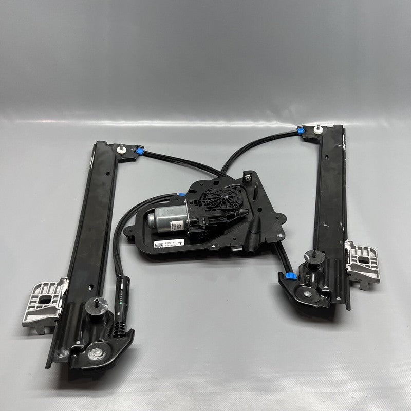 1096621-14-J TESLA MODEL 3 DOOR WINDOW REGULATOR RIGHT FRONT 2017 18 19 2020 OEM 1096621-14-J