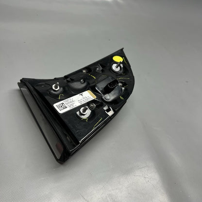 1502088-00-B TESLA MODEL Y TAIL LIGHT TRUNK LEFT DRIVER 2021 2022 2023 2024 OEM 1502088-00-B