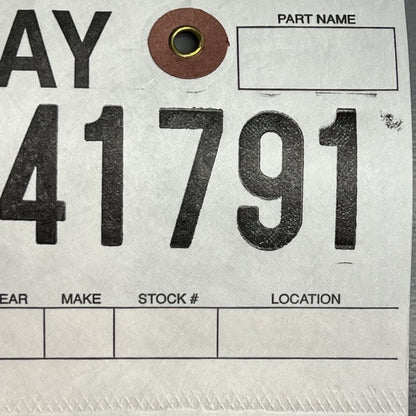 1092305-00-B TESLA MODEL 3 FENDER BRACKET RIGHT 2020 2021 2022 2023 OEM 1092305-00-B