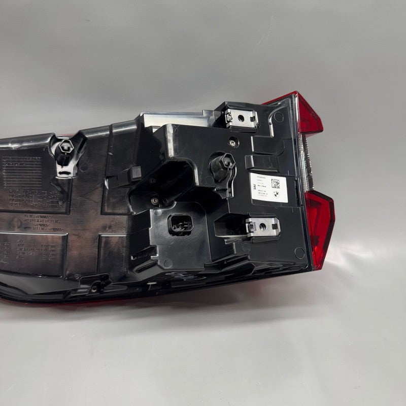 BMW X5 TAIL LIGHT RIGHT PASSENGER X5M 2019 2020 2021 2022 2023 OEM 374