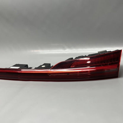 4KE945095G AUDI E-TRON REAR CENTER TAIL LIGHT 2022 2023 2024 OEM 4KE945095G CRACKED