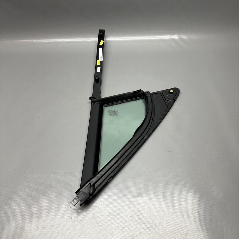 9Y0845114J PORSCHE CAYENNE QUARTER GLASS RIGHT FRONT 2019 2020 2021 OEM 9Y0845114J