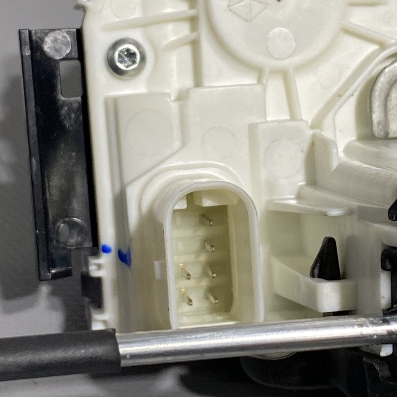 673007276 MASERATI GHIBLI DOOR LOCK ACTUATOR LEFT FRONT 673007276 2014 2015 2016 2017 OEM