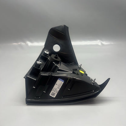 1502086-00-D TESLA MODEL Y  TAIL LIGHT LEFT DRIVER 2020 2021 2022 2023 LED 4 PIN 1502086-00-D