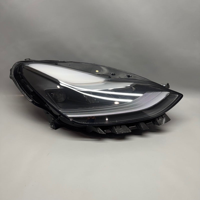 TESLA MODEL 3 Y HEADLIGHT RIGHT PASSENGER 2017-2019 2020 2021 2022 202