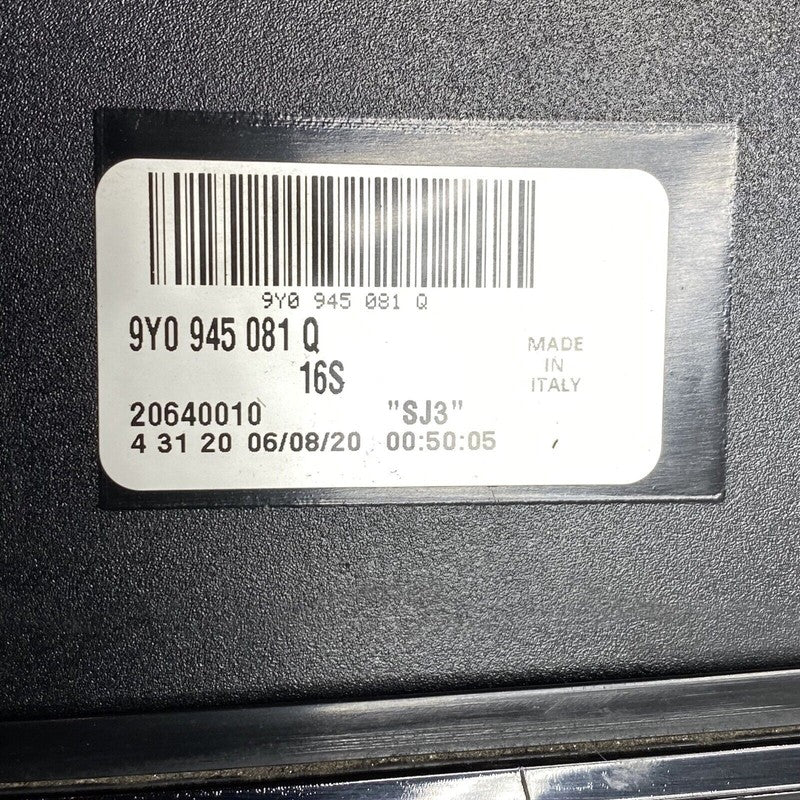 9Y0945081Q PORSCHE CAYENNE TRUNK CENTER TAIL LIGHT LED 2019 2020 2021 OEM 9Y0945081Q