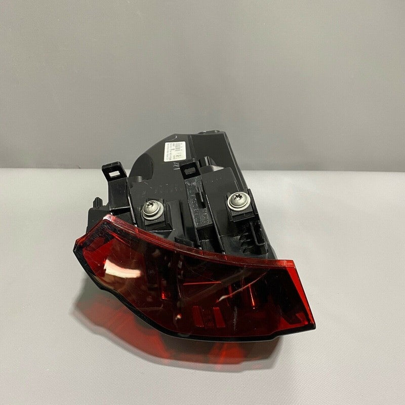95863106131 PORSCHE CAYENNE TURBO GTS TAIL LIGHT LEFT DRIVER 95863106131 2015 2016 2017 OEM