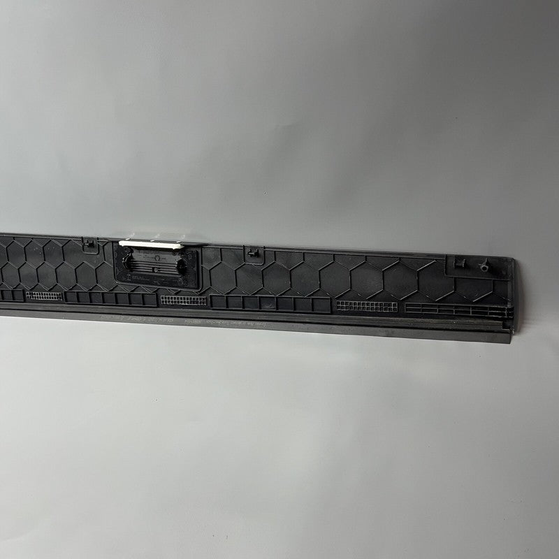 1741539-00-C TESLA CYBERTRUCK BEDSIDE SAIL APPLIQUE RIGHT 2023 2024 OEM 1741539-00-C