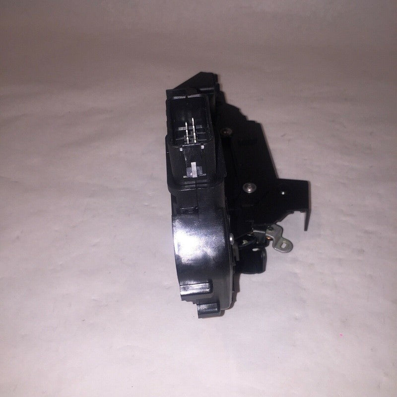 LR091351  /  8X2A-26413-AE LAND ROVER SPORT EVOQUE DISCOVERY 4 LEFT REAR DOOR LOCK ACTUATOR 2010 11 12 2013