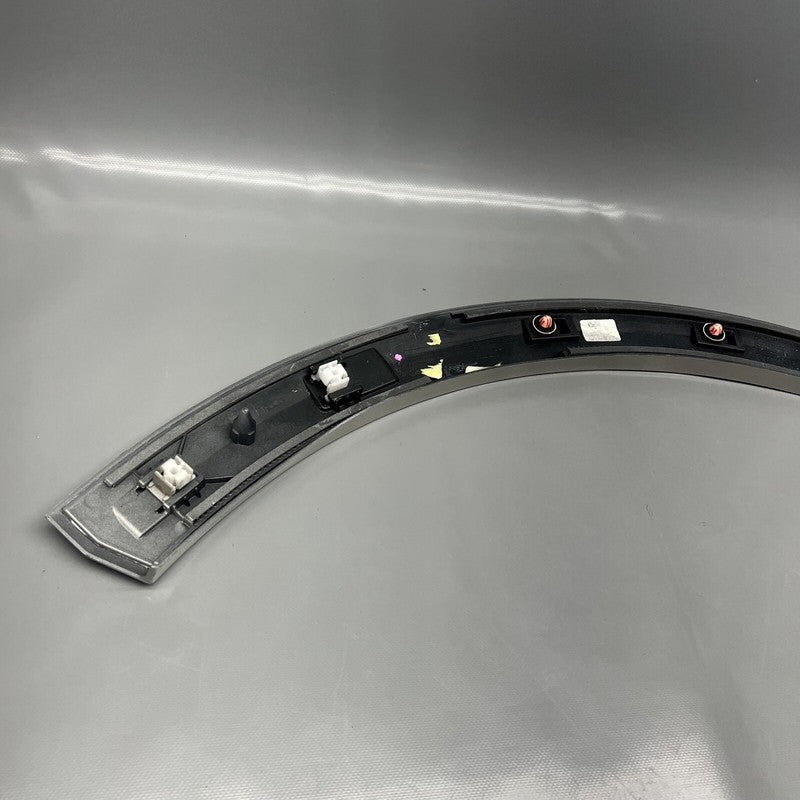 4M8853817D AUDI Q8 WHEEL ARCH MOLDING LEFT REAR 2019 2020 2021 2022 2023 OEM 4M8853817D 