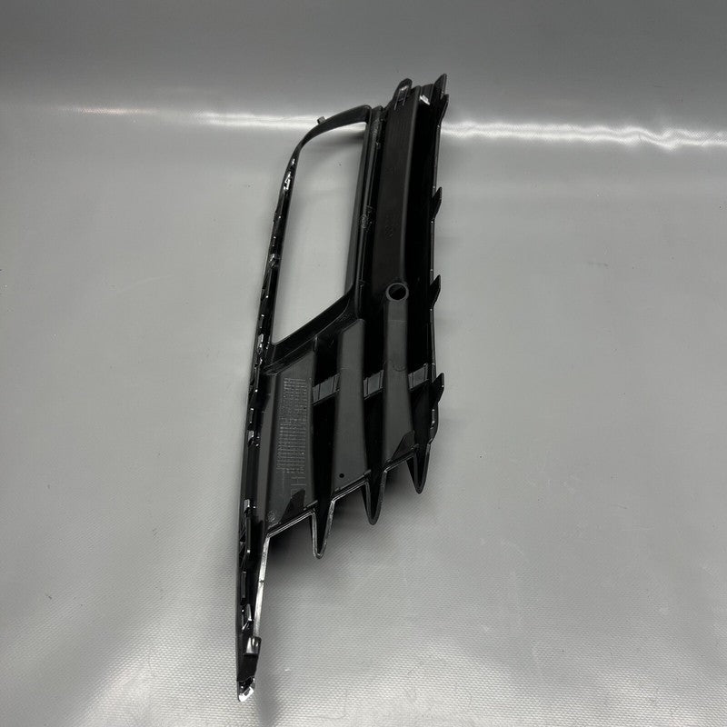 8V5807682A AUDI A3 FRONT BUMPER GRILLE RIGHT 2015 2016 OEM 8V5807682A