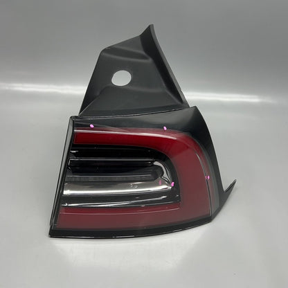 1077398-00-H TESLA MODEL 3 TAIL LIGHT RIGHT PASSENGER LED 2017 18 19 20 2021 OEM 1077398-00-H