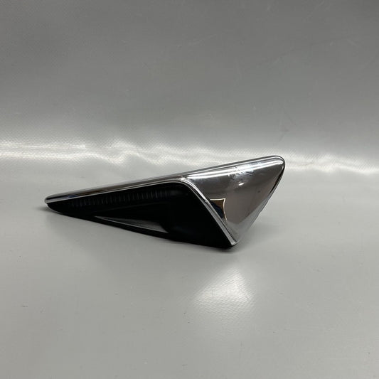 1495865-20-D TESLA MODEL 3 FENDER CAMERA MARKER RIGHT 2017 2018 2019 2020 OEM 1495865-20-D