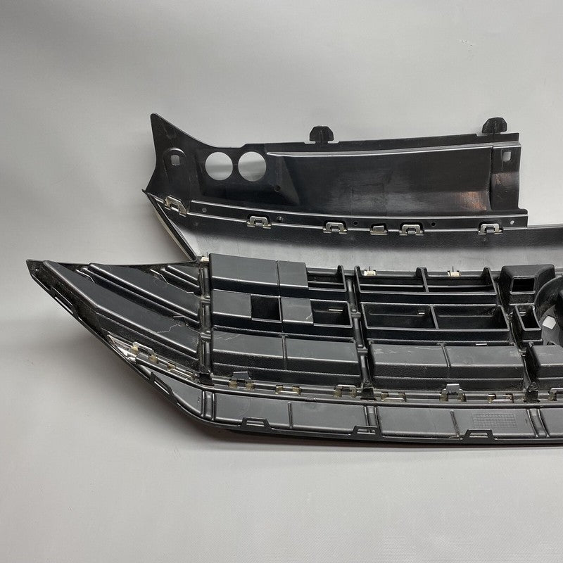 17A853653E VOLKSWAGEN JETTA GRILLE UPPER 17A853653E 2019 2020 OEM 
