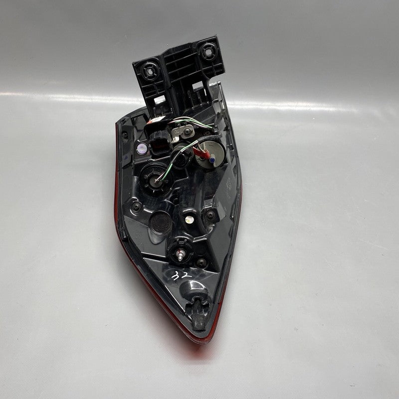 HYUNDAI TUCSON TAIL LIGHT RIGHT PASSENGER 2019 2020 2021 OEM 92402-D36