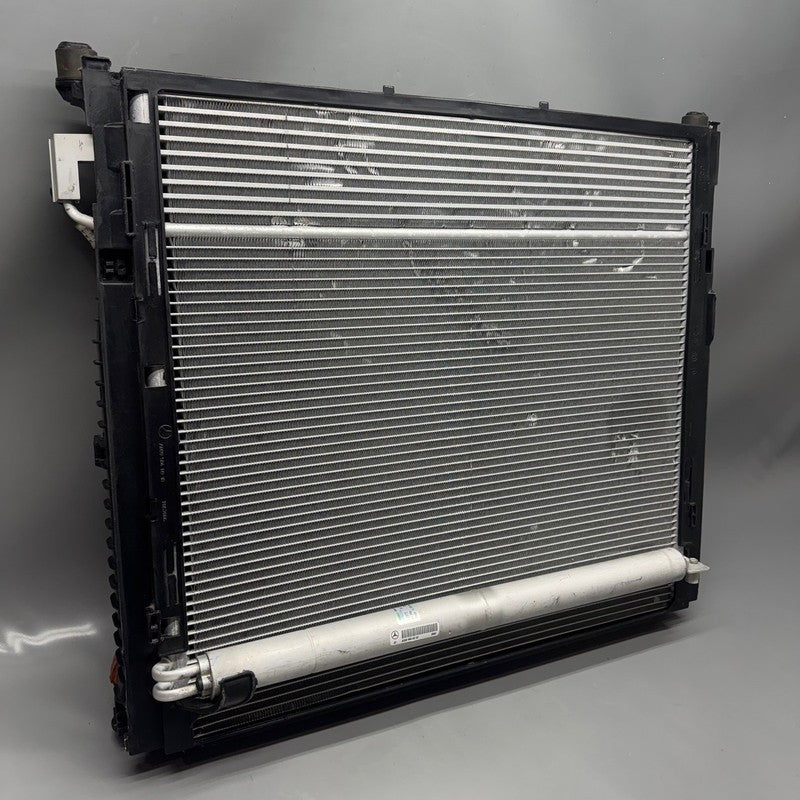 A0995000002 MERCEDES BENZ GL450 GL550 RADIATOR 2013 2014-2016 2017 2018 2019 OEM A0995000002