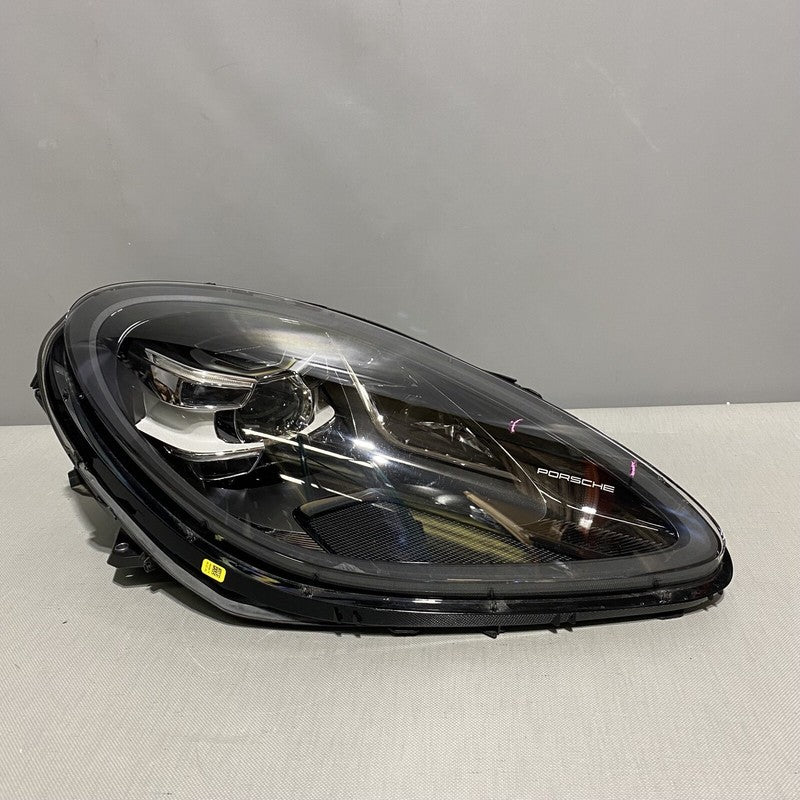 PORSCHE MACAN HEADLIGHT RIGHT PASSENGER FULL LED 95B941010AR 2019 2020