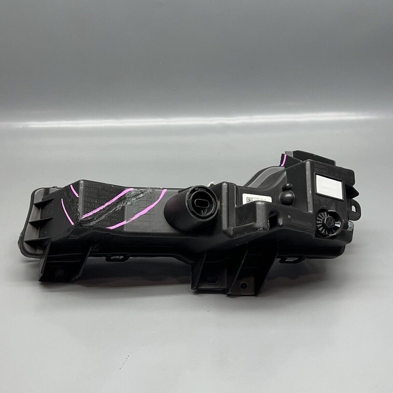 1507931-00-D TESLA MODEL Y FOG LIGHT RIGHT PASSENGER 3 PIN 2020 21 22 2023 OEM 1507931-00-D