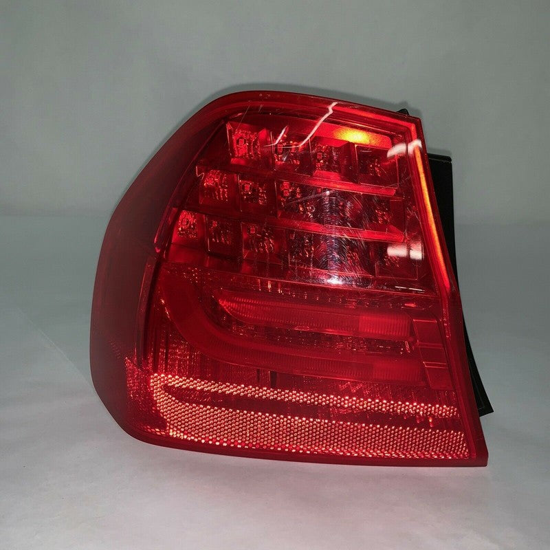 21830102 BMW 328 335 TAIL LIGHT LEFT DRIVER 21830102 LED SEDAN 2009 2010 2011 0EM