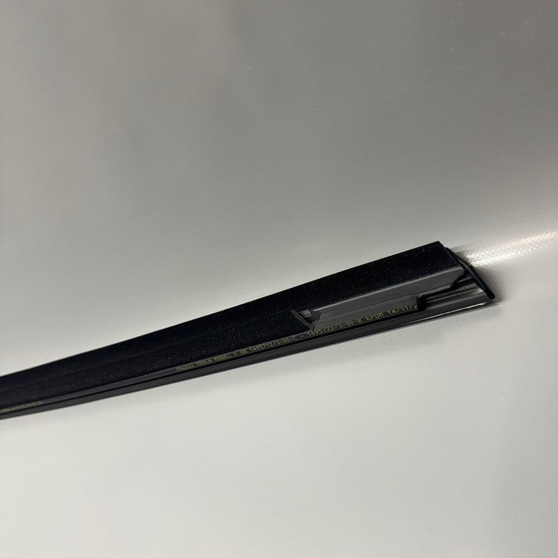 TESLA MODEL Y DOOR WINDOW MOLDING RIGHT REAR 2020-2023 2024 OEM 162116