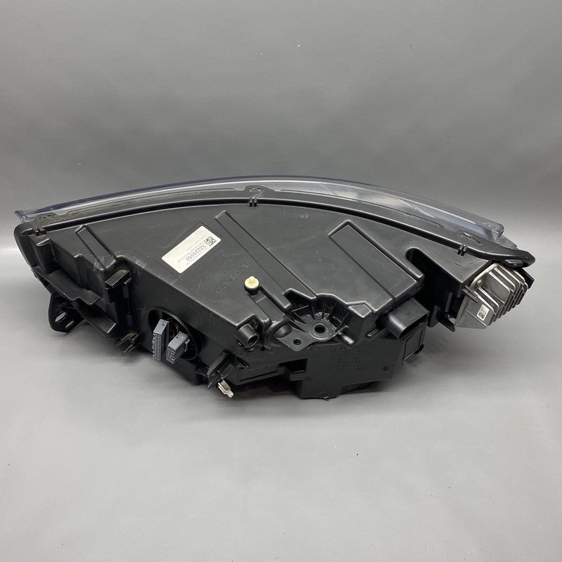 VOLVO XC40 HEADLIGHT RIGHT PASSENGER 32228550 2019 2020 2021 2022 LED 