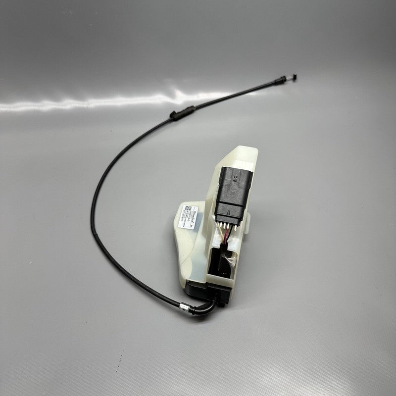 1084917-00-D TESLA MODEL X DOOR LATCH RIGHT FRONT 2016 2017 2018 2019 2020 OEM 1084917-00-D